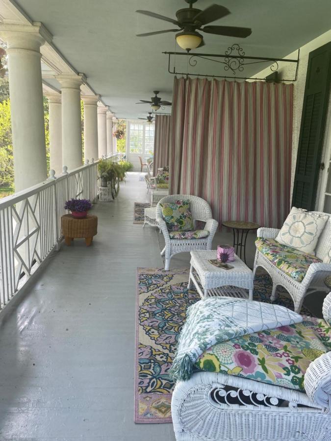 Montrose Inn Belleville Eksteriør billede