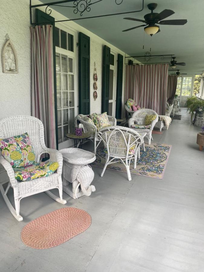 Montrose Inn Belleville Eksteriør billede