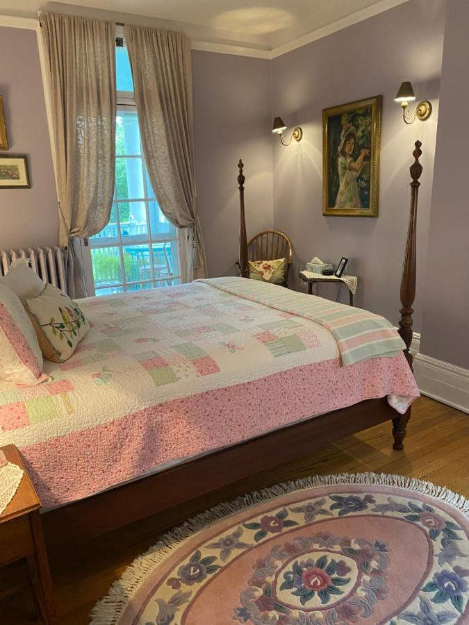 Montrose Inn Belleville Eksteriør billede