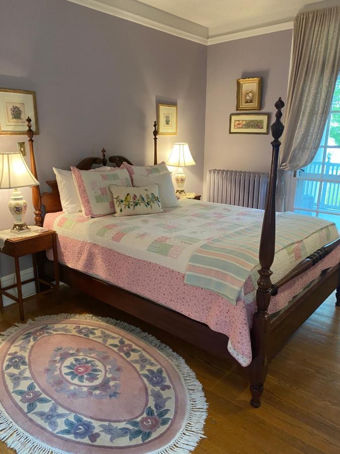 Montrose Inn Belleville Eksteriør billede
