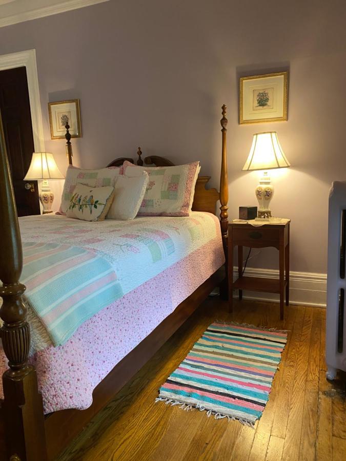Montrose Inn Belleville Eksteriør billede